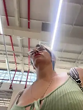 Gatitacarlita online show from April 1, 2026, 7:00 pm