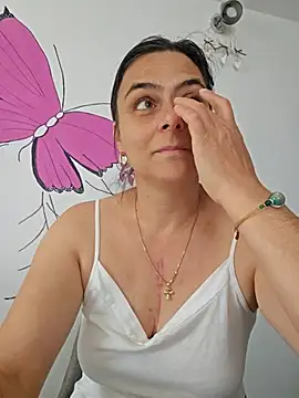 Snapshot of IsabelleCraft chatting on November 17, 2025, 8:53 am IsabelleCraft online show from November 17, 2025, 8:53 am