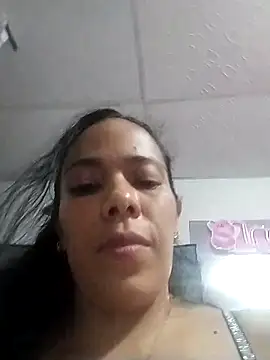 Bootycallhot online show from February 5, 2026, 2:49 am