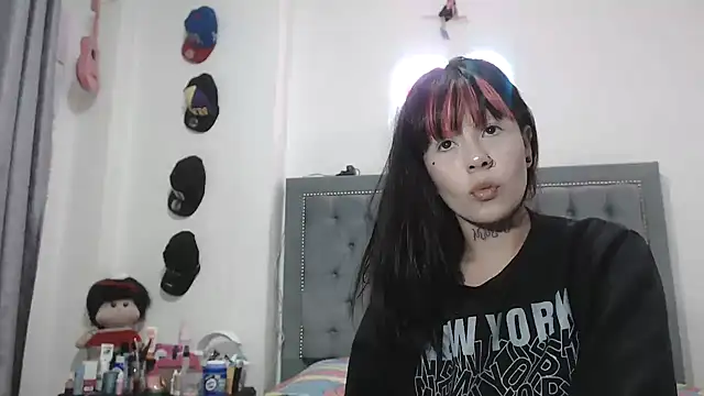 dulce maria x online show from January 12, 2026, 11:43 pm