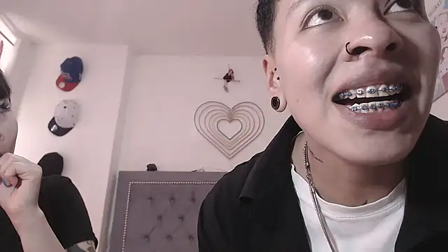 Snapshot of dulce_maria_x chatting on February 5, 2026, 7:07 pm dulce maria x online show from February 5, 2026, 7:07 pm