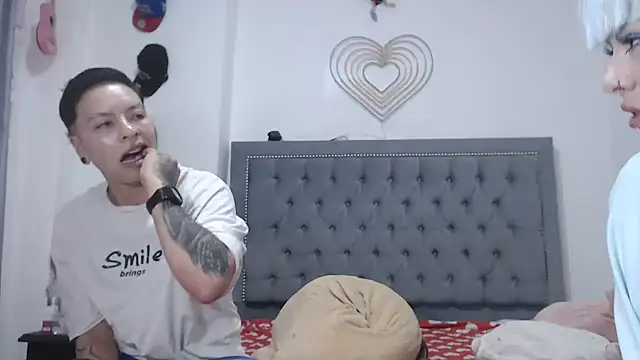 Snapshot of dulce_maria_x chatting on February 11, 2026, 10:26 pm dulce maria x online show from February 11, 2026, 10:26 pm