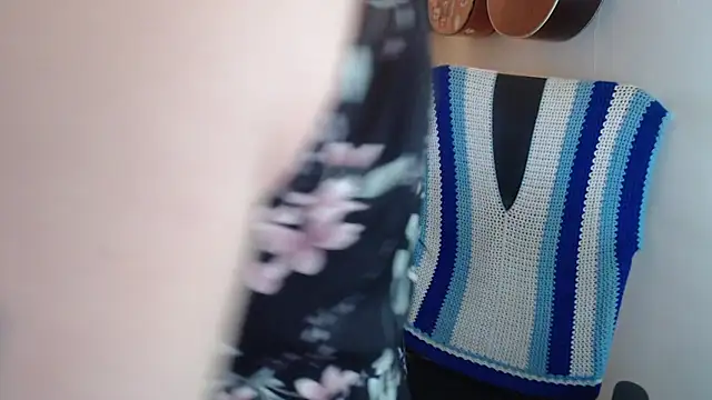 Smoke trip Alicia online show from November 14, 2025, 4:11 am