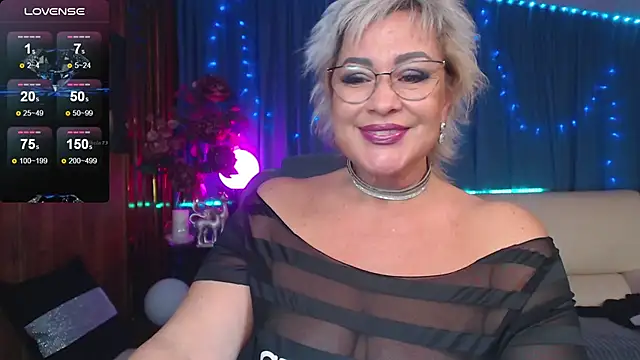 Snapshot of Ellen_Ripley chatting on December 13, 2024, 2:27 pm Ellen Ripley online show from December 13, 2024, 2:27 pm