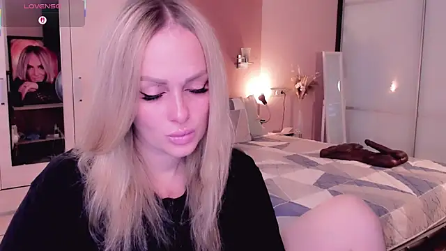 Libby Nora online show from October 6, 2025, 9:18 am