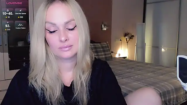 Libby Nora online show from November 6, 2025, 10:38 am