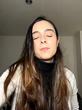 swrennn19 online show from September 12, 2025, 7:14 pm