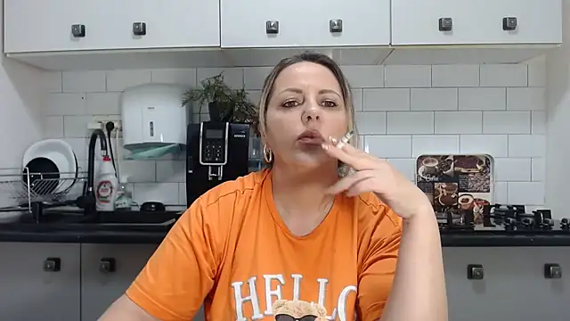 erikaerika online show from January 14, 2025, 2:53 pm