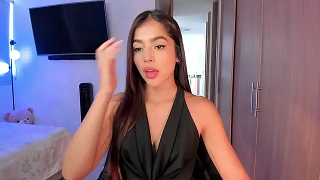 AmyDavis  online show from April 27, 2026, 8:18 pm