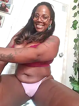 Snapshot of Adrilovechocolate chatting on December 11, 2024, 8:50 pm Adrilovechocolate online show from December 11, 2024, 8:50 pm