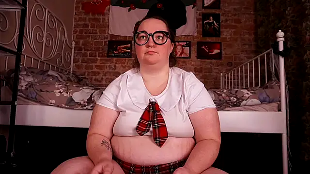 Evelively online show from November 2, 2025, 3:20 am