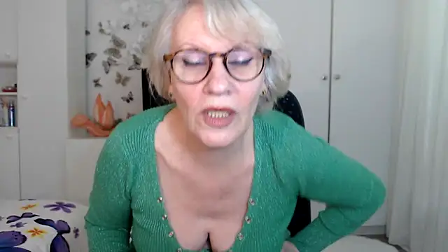 Ghertrude52 online show from March 3, 2025, 10:28 am