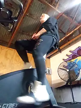 Snapshot of PinkTheHawk chatting on November 23, 2025, 9:47 pm PinkTheHawk online show from November 23, 2025, 9:47 pm