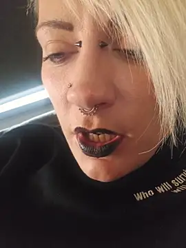 Snapshot of PinkTheHawk chatting on February 15, 2026, 10:17 pm PinkTheHawk online show from February 15, 2026, 10:17 pm