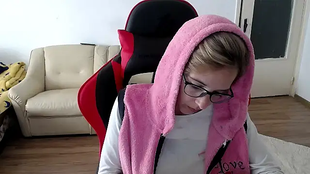 Snapshot of SexxyLety chatting on September 27, 2025, 11:15 am SexxyLety online show from September 27, 2025, 11:15 am