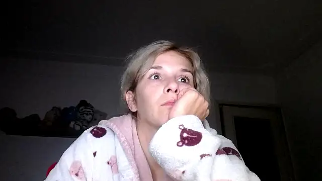 Snapshot of SexxyLety chatting on October 10, 2025, 7:02 pm SexxyLety online show from October 10, 2025, 7:02 pm