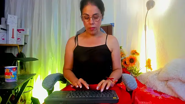 girasol walton online show from May 18, 2026, 2:45 pm
