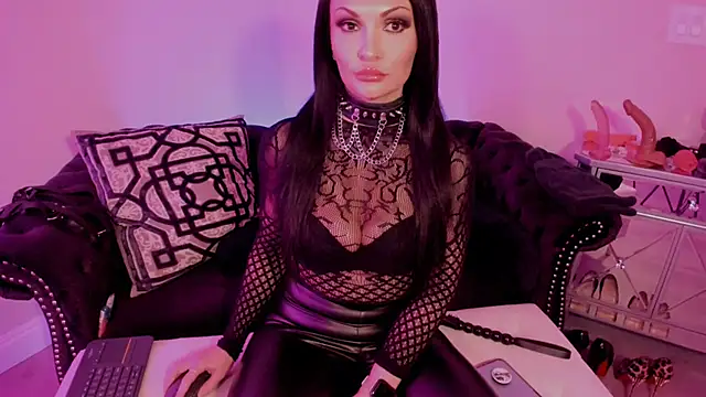 NatashaxoBangs online show from February 24, 2025, 8:17 am