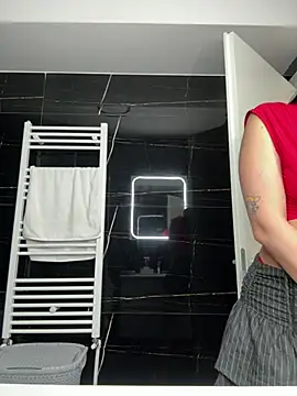 Snapshot of Rileysim88 chatting on January 29, 2025, 8:29 am Rileysim88 online show from January 29, 2025, 8:29 am