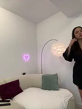 Snapshot of Rileysim88 chatting on October 6, 2025, 8:34 am Rileysim88 online show from October 6, 2025, 8:34 am