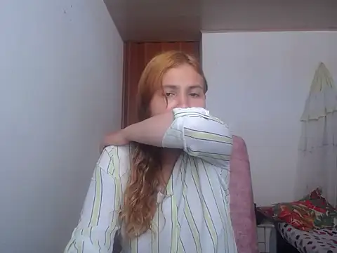 Mia davis01 online show from January 3, 2025, 5:20 pm