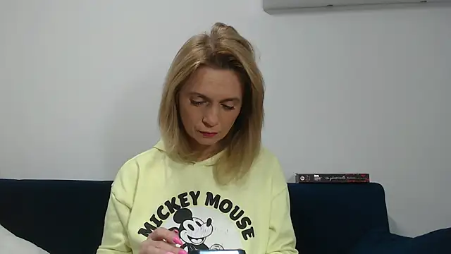 MysticCreature online show from February 6, 2026, 4:06 am