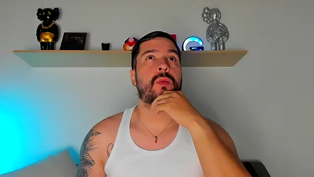 camilo restrepo21 online show from February 18, 2025, 11:52 pm