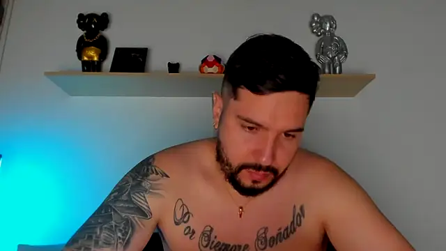 camilo restrepo21 online show from February 24, 2025, 11:52 pm