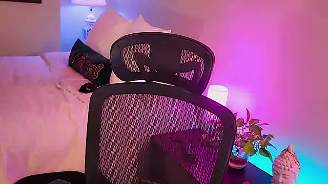 Wonderful Woman online show from October 22, 2025, 4:02 am