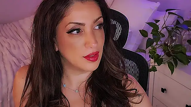 Wonderful Woman online show from May 17, 2026, 12:52 am