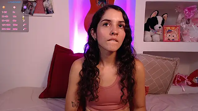 lailypink online show from February 22, 2025, 3:12 am