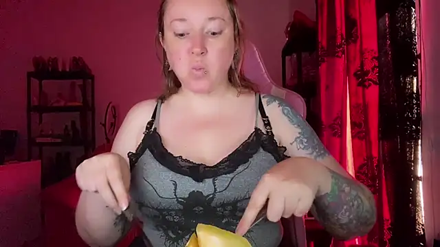 kisicaxx online show from July 1, 2026, 9:00 am
