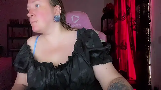 kisicaxx online show from July 3, 2026, 7:26 am