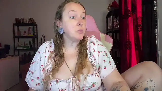 kisicaxx online show from July 19, 2026, 10:52 am