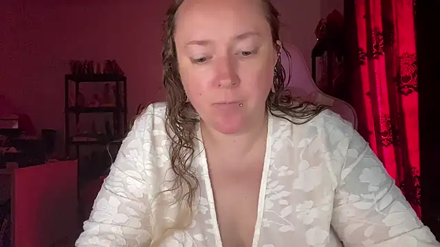 kisicaxx online show from July 21, 2026, 9:00 am