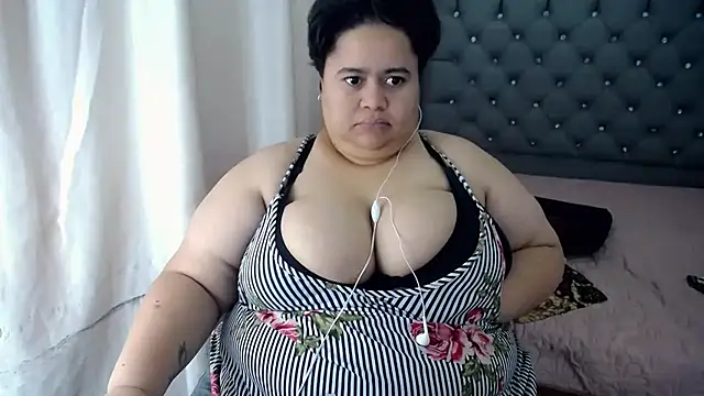 hotlesby4uxxx online show from December 13, 2024, 10:55 pm