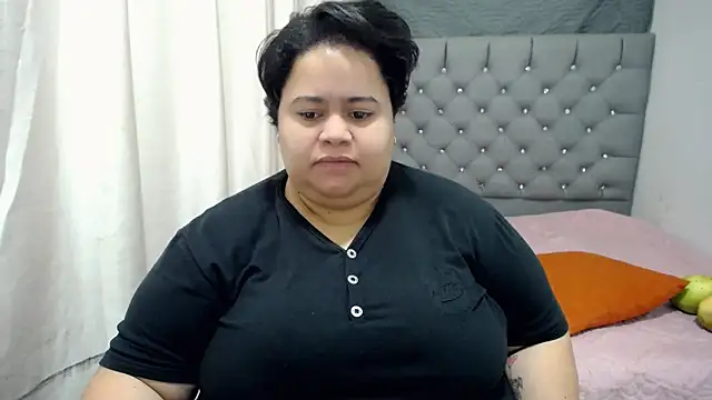 hotlesby4uxxx online show from December 18, 2024, 12:40 pm