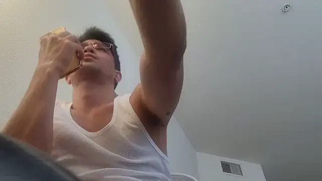 Snapshot of SebastianReiss chatting on May 20, 2026, 9:32 pm SebastianReiss online show from May 20, 2026, 9:32 pm