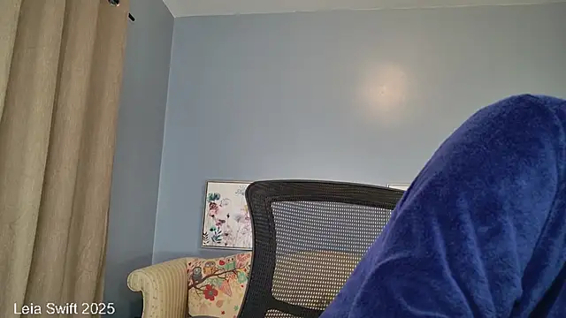 LeiaSwift online show from March 7, 2025, 12:01 pm