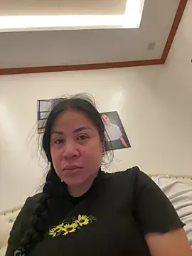 Snapshot of Tightwetholesxx chatting on March 28, 2026, 4:34 am Tightwetholesxx online show from March 28, 2026, 4:34 am