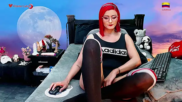 Hanna Luna online show from November 26, 2025, 8:15 am