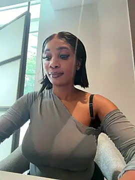 Snapshot of __Nessa__ chatting on June 6, 2026, 11:48 am Nessa online show from June 6, 2026, 11:48 am