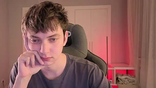 pjatteryd online show from April 15, 2026, 6:04 pm