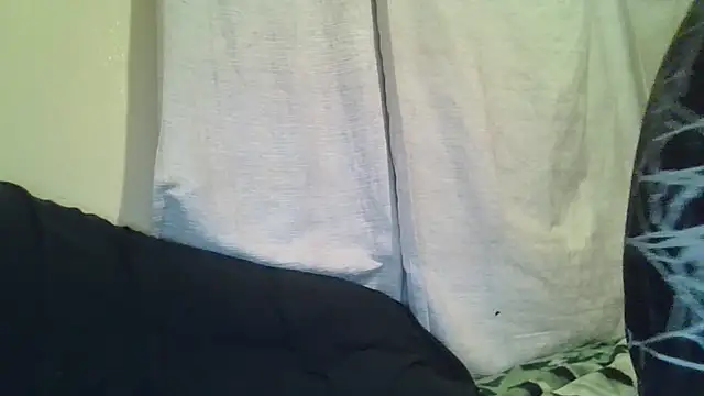 Snapshot of OscarbidD661 chatting on May 5, 2026, 8:44 am OscarbidD661 online show from May 5, 2026, 8:44 am
