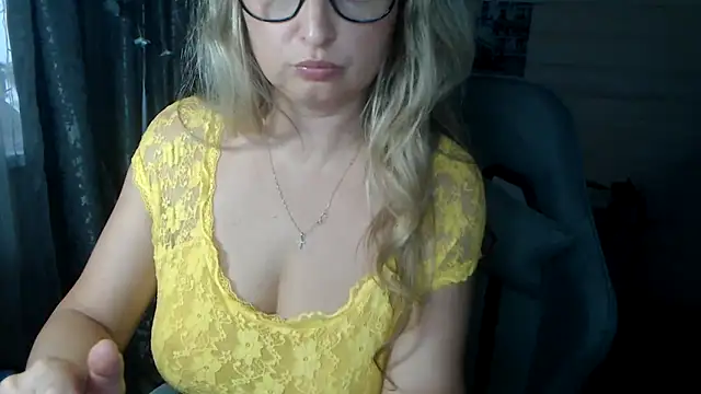 RubiLakros online show from October 22, 2025, 1:22 pm