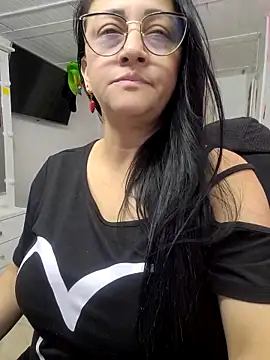 Ameliarizo online show from March 16, 2026, 1:22 am