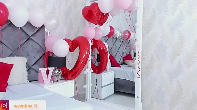 valentina fi online show from February 11, 2025, 3:18 pm