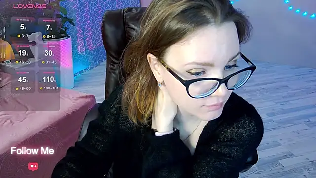 AngelaWhiti online show from February 10, 2025, 6:35 pm