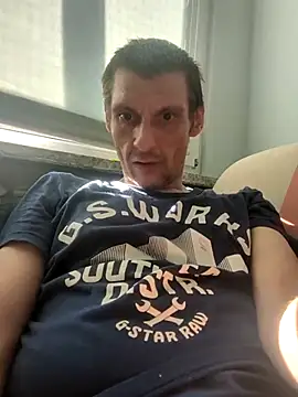 Snapshot of maciej chatting on June 26, 2026, 4:33 pm maciej online show from June 26, 2026, 4:33 pm