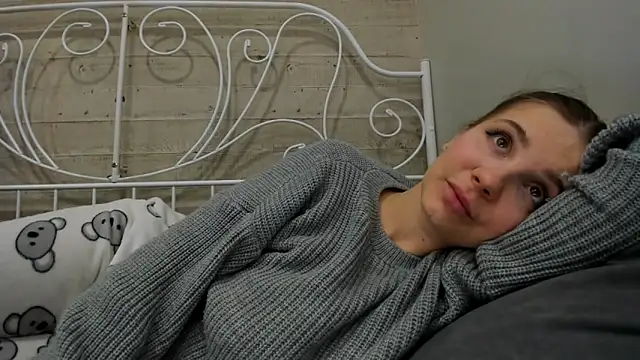 Snapshot of JuliaBusty chatting on March 14, 2025, 9:46 am JuliaBusty online show from March 14, 2025, 9:46 am